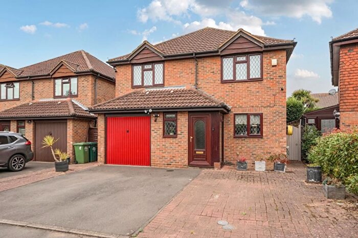 4 Bedroom Detached House For Sale In Sunbury-On-Thames, Surrey, TW16