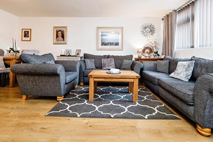 2 Bedroom House For Sale In Meath Road, Stratford, London, E15