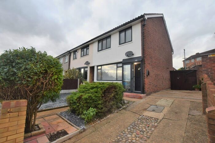 3 Bedroom End Of Terrace House To Rent In Highfield Road, Romford, RM5