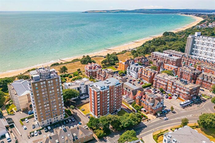 2 Bedroom Apartment For Sale In West Cliff Road, Bournemouth, BH2