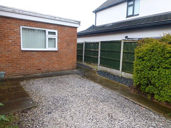 2 Bedroom Flat To Rent In Jeffreys Road, Wrexham, LL12