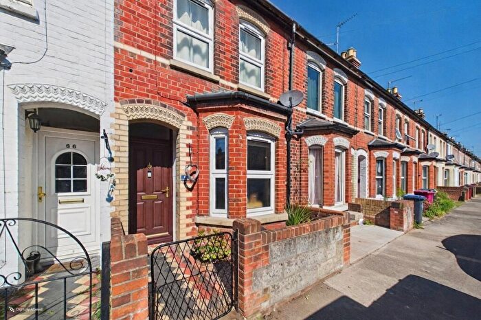 3 Bedroom Terraced House For Sale In Belmont Road, Reading, Berkshire, RG30