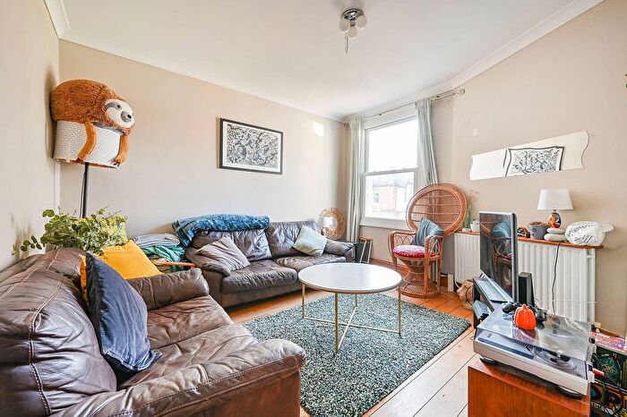 3 Bedroom Maisonette To Rent In Ramsay Road, Acton, London, W3