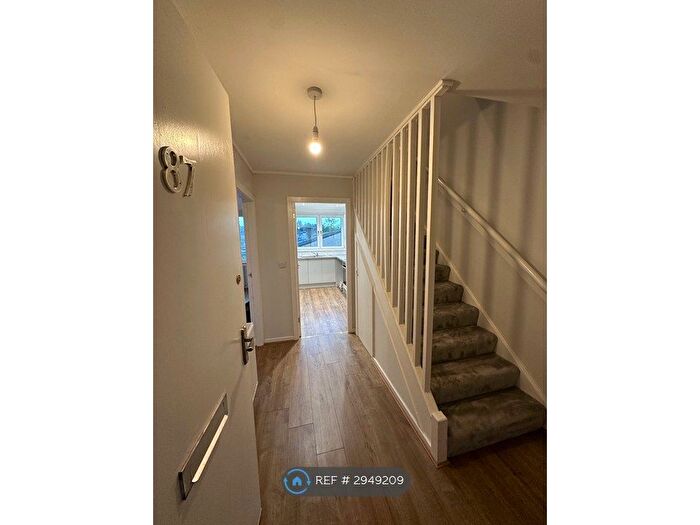 3 Bedroom Maisonette To Rent In Spruce Road, Glasgow, G67