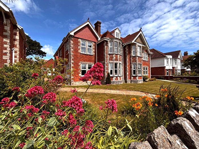 3 Bedroom Flat For Sale In Victoria Avenue, Swanage, BH19