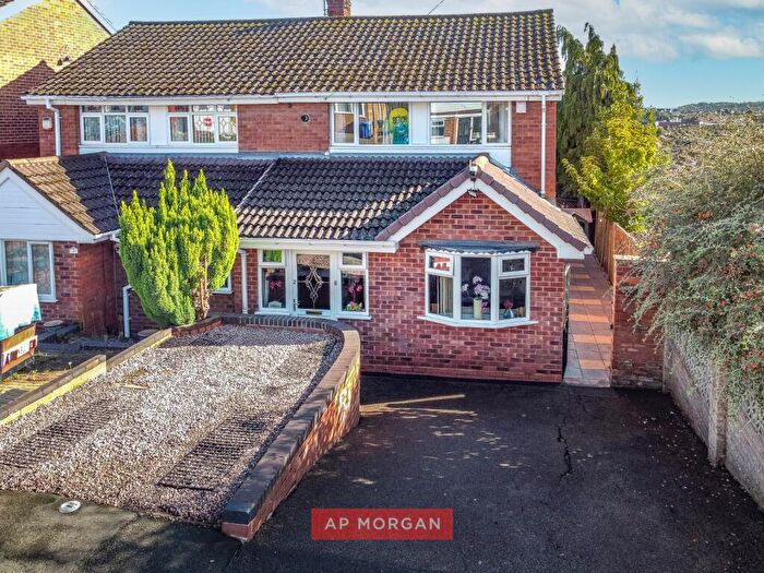 3 Bedroom Semi Detached House For Sale In Walker Avenue, Quarry Bank, Dudley, West Midlands, DY5