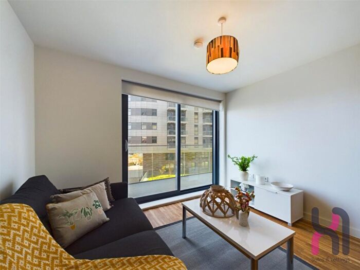 1 Bedroom Flat To Rent In Manchester Waters, Pomona Strand, Old Trafford, M16