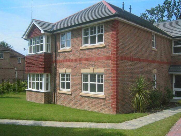 2 Bedroom Flat To Rent In Geoffreys Lodge, Three Bridges, RH10