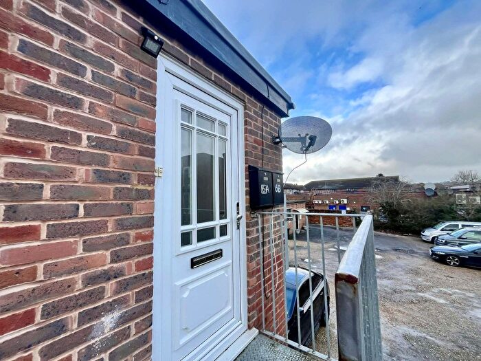 1 Bedroom Flat To Rent In The Court Yard, Thatcham Broadway, RG19