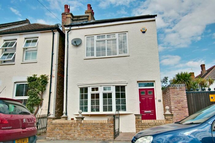 2 Bedroom Detached House To Rent In Edward Road, Chislehurst, BR7