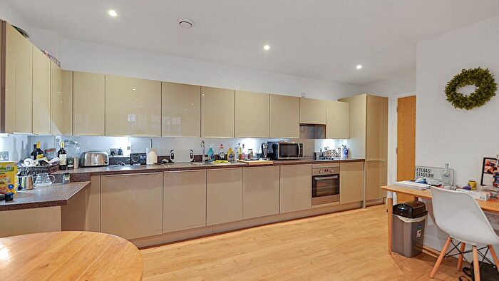 2 Bedroom Flat For Sale In Violet Road, London, London, London, E3