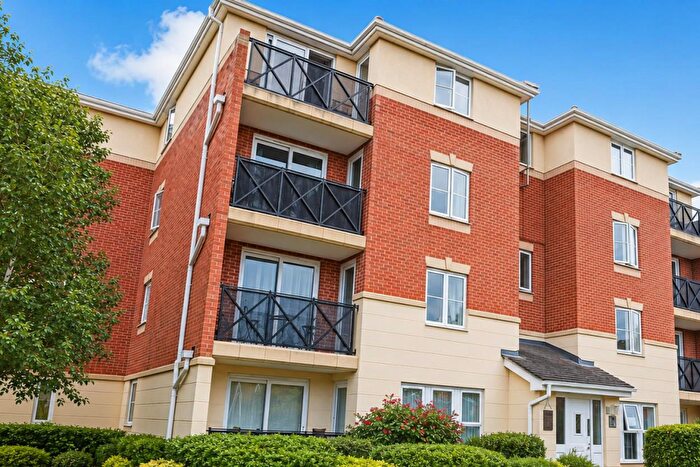 2 Bedroom Apartment For Sale In Cavalier Drive, Halesowen, B63