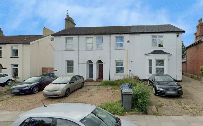 1 Bedroom Flat To Rent In Long Lane, London, N2