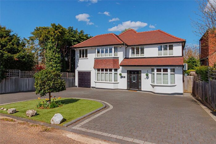 5 Bedroom Detached House For Sale In Goodyers Avenue, Radlett, Hertfordshire, WD7