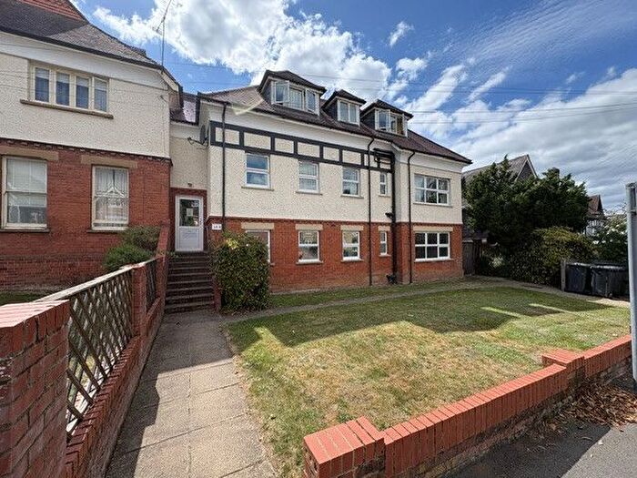 2 Bedroom Flat To Rent In Cranley Road, Guildford, Surrey, GU1