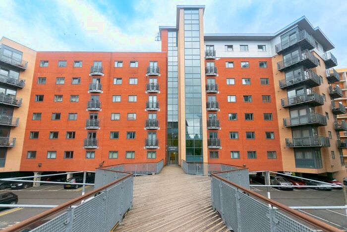 2 Bedroom Flat To Rent In Velocity West, City Walk, Leeds, LS11