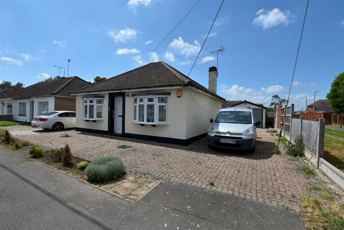 2 Bedroom Detached Bungalow To Rent In Denham Road, Canvey Island, SS8