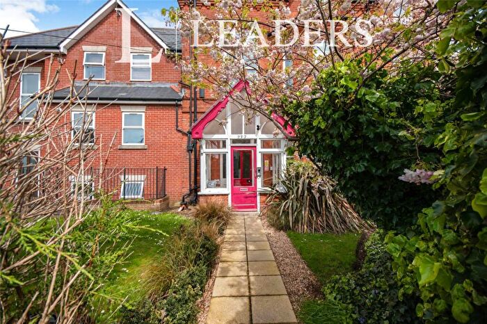 1 Bedroom Apartment For Sale In Holdenhurst Road, Bournemouth, BH8