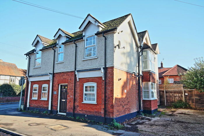 1 Bedroom Flat To Rent In Chobham, Woking, GU24