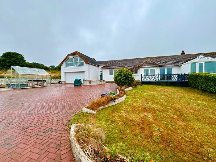 3 Bedroom Semi-Detached Bungalow To Rent In Penzance, Cockwells, TR20