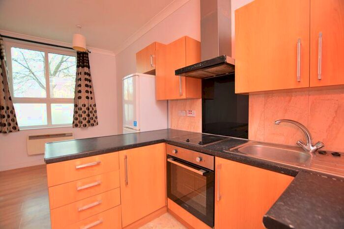 1 Bedroom Flat To Rent In High Street, Slough, SL1