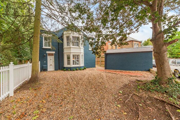 3 Bedroom Detached House To Rent In Carlyle Road, Cambridge, CB4