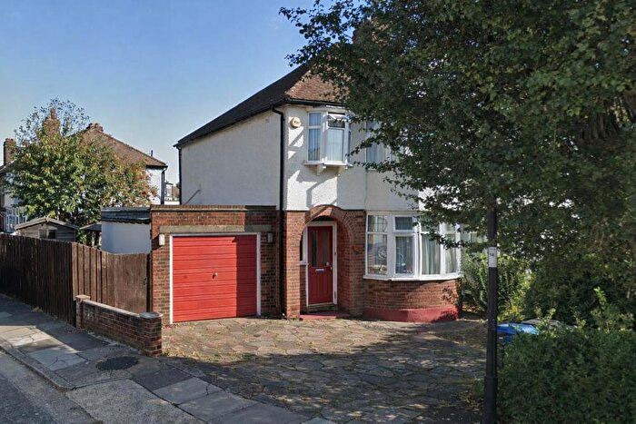 3 Bedroom Property To Rent In Dimsdale Drive, Enfield, EN1