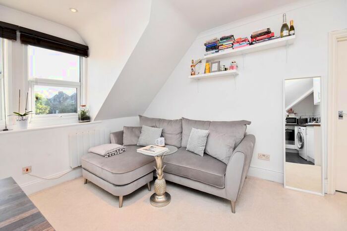 1 Bedroom Flat To Rent In Stanthorpe Road, London, SW16