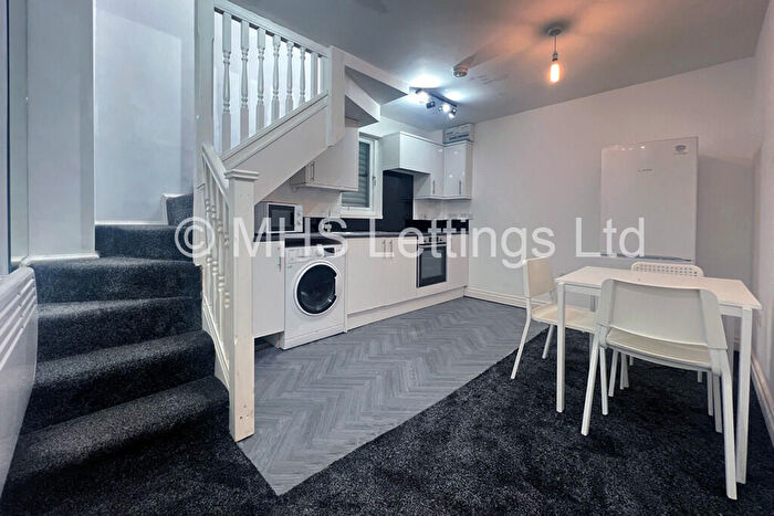 1 Bedroom Maisonette To Rent In Rosebank Road, Leeds, LS3