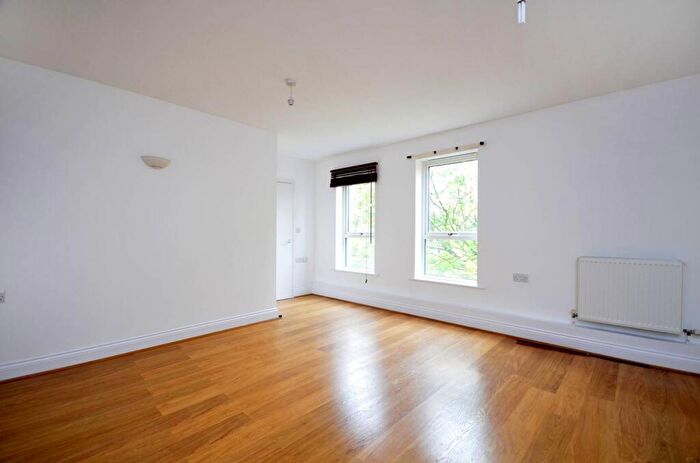 2 Bedroom Flat To Rent In Archway Court, Woolwich, London, SE18