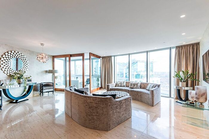 2 Bedroom Flat To Rent In St George Wharf, Vauxhall, London, SW8