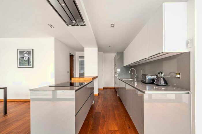 2 Bedroom Flat To Rent In Bayham Street, Camden Town, London, NW1