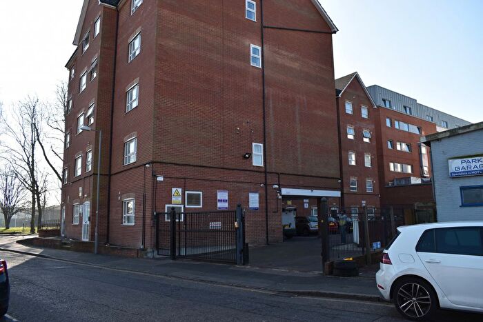 1 Bedroom Flat To Rent In Manor Road, Town Centre, Luton, Bedfordshire, LU1