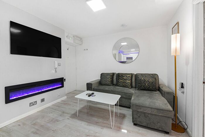 2 Bedroom Flat To Rent In Stratford, London, E15