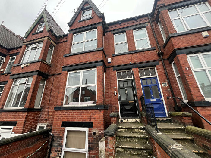 6 Bedroom Terraced House To Rent In Brudenell Road, Leeds, West Yorkshire, LS6