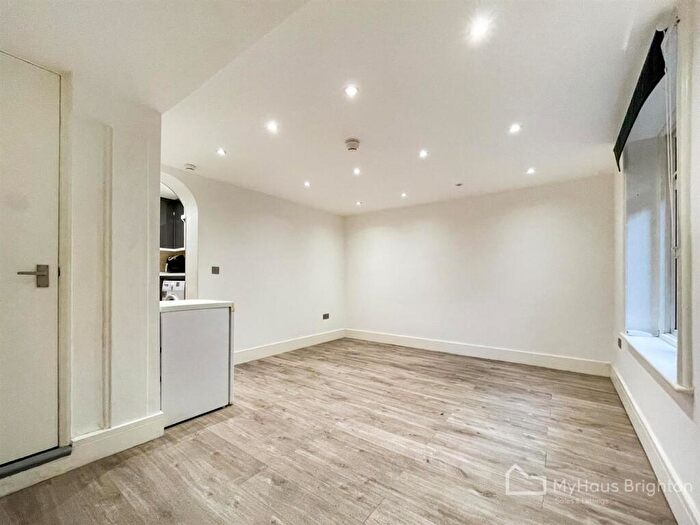 Studio To Rent In Terminus Road, Brighton, BN1