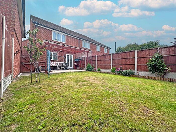 3 Bedroom Semi-Detached House For Sale In Norman Drive, Tipton, DY4