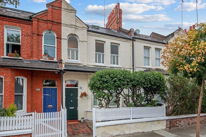 2 Bedroom Flat For Sale In Musard Road, Hammersmith, London, W6