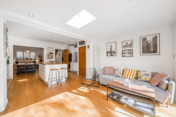 4 Bedroom Terraced House For Sale In Tree View Close, Crystal Palace, London, SE19