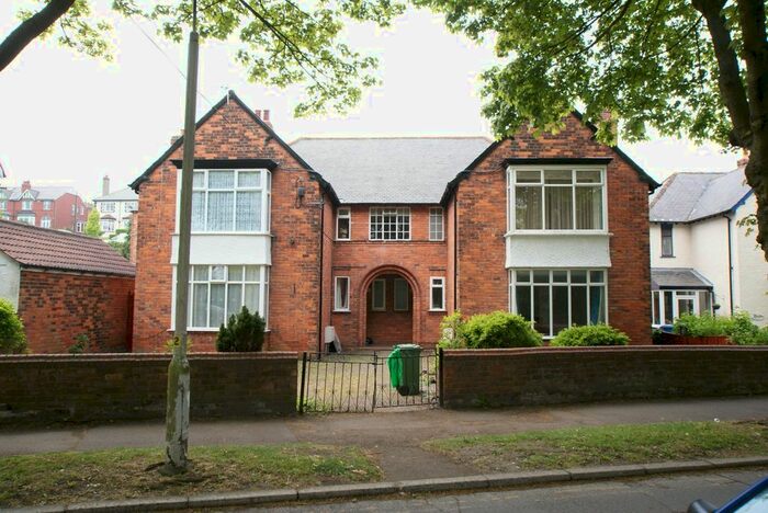 2 Bedroom Flat To Rent In Manor Avenue, Scarborough, YO12