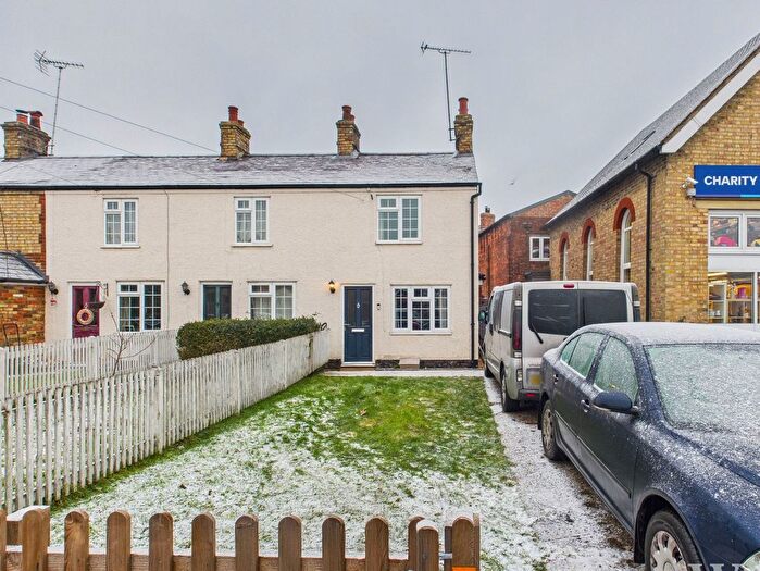 2 Bedroom End Terrace House To Rent In High Street, Waddesdon, HP18