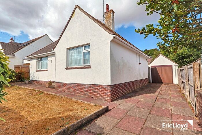 2 Bedroom Detached Bungalow For Sale In Broadsands Avenue, Paignton, TQ4