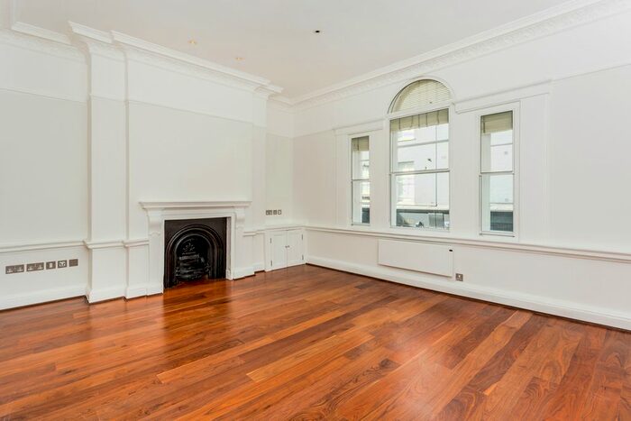 2 Bedroom Flat To Rent In Berwick Street, London, W1F