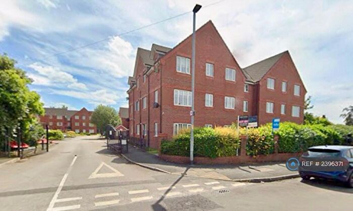 2 Bedroom Flat To Rent In Lloyd Road, Manchester, M19