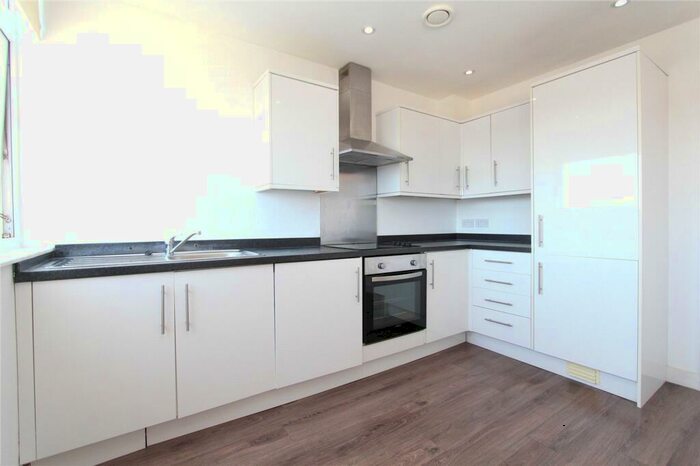 2 Bedroom Flat To Rent In High Street, Grosvenor House, HA8
