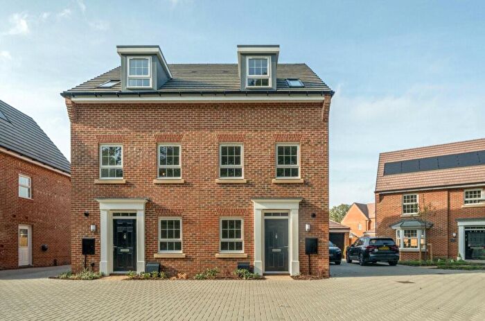 3 Bedroom Semi-Detached House To Rent In Bugle Grove, Finchwood Park, Wokingham, RG40