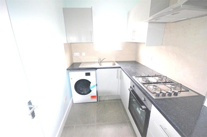1 Bedroom Flat To Rent In Old Church Road, RM7