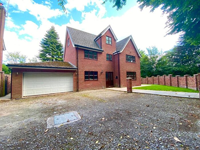 5 Bedroom Detached House For Sale In Woodside Drive, Macclesfield, SK11