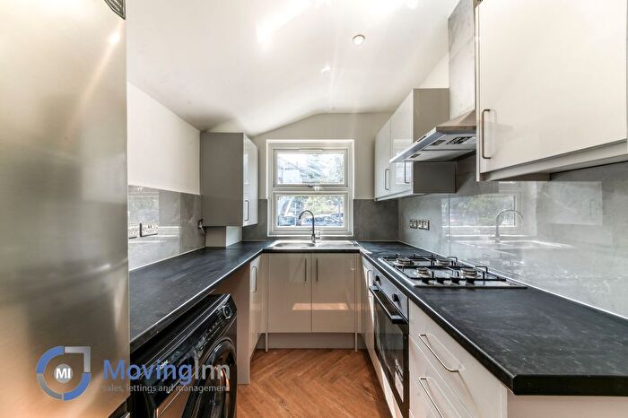 3 Bedroom Flat To Rent In Knollys Road, Streatham, SW16