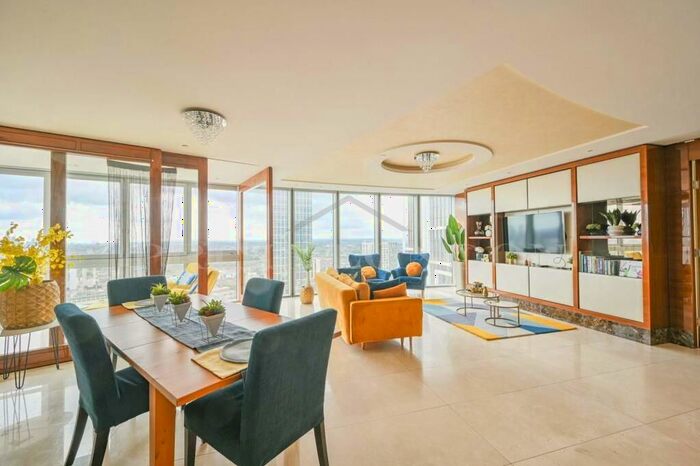 2 Bedroom Flat To Rent In The Tower, One St George Wharf, London, SW8